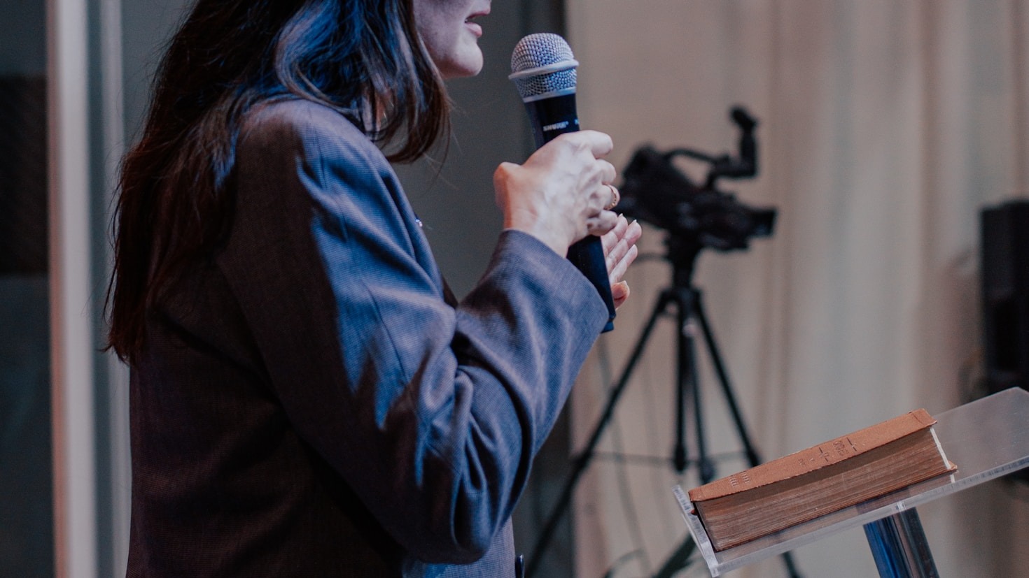 Building Authority Through Compelling Narratives